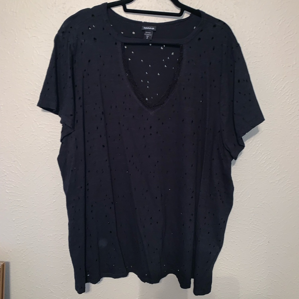 Torrid destructed lace choker tee size 4